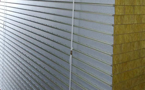 巖棉夾芯板如何在凈化工程得到應(yīng)用呢？