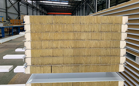 你知道兩側(cè)聚氨酯巖棉夾芯板嗎？