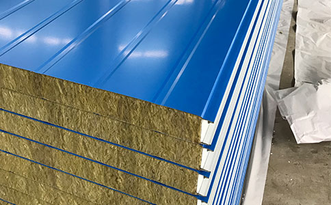 聚氨酯封邊橫裝板具有怎樣的特點(diǎn)？